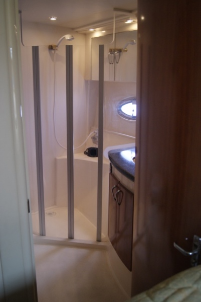 2004 Carver Mariner 360