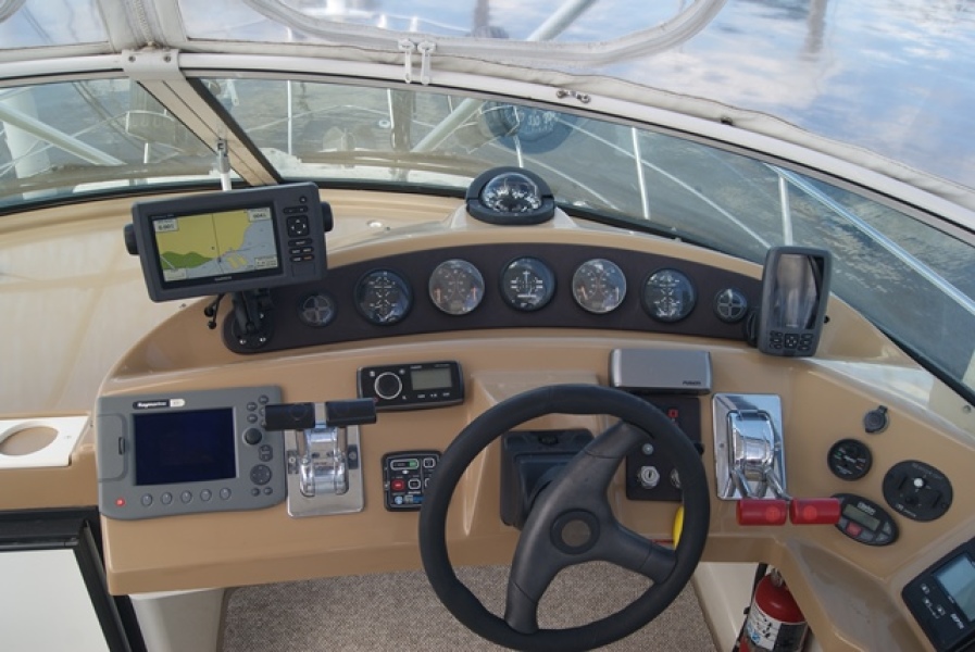2004 Carver Mariner 360
