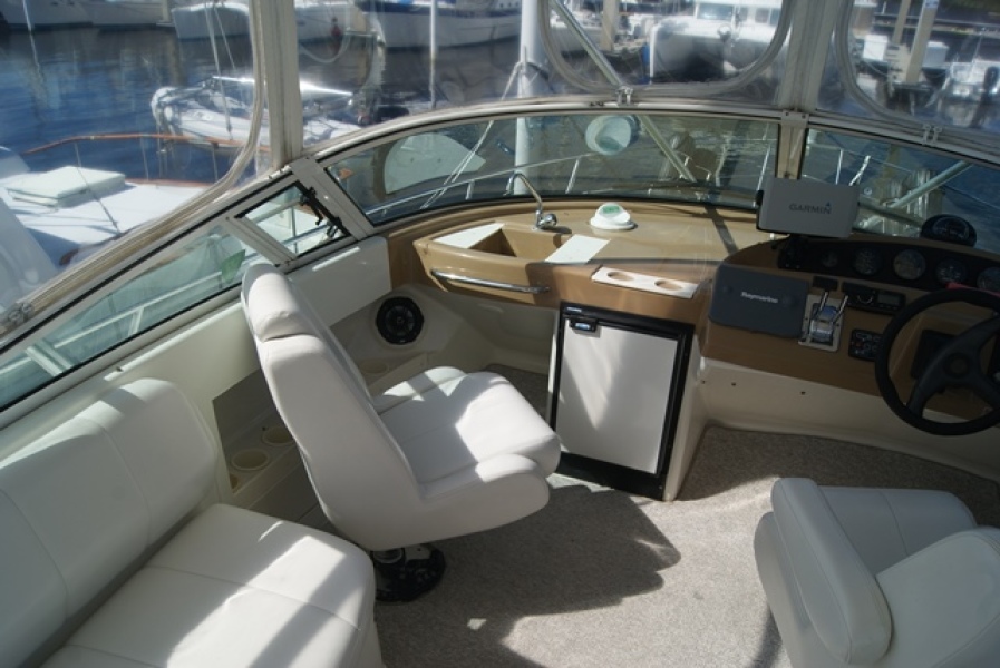 2004 Carver Mariner 360