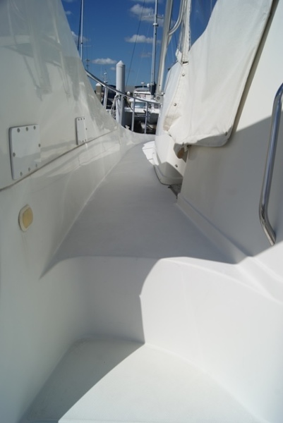 2004 Carver Mariner 360