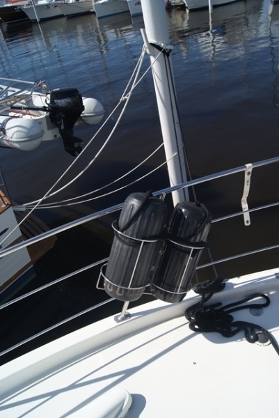 2004 Carver Mariner 360