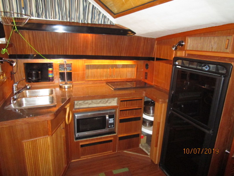 1987 Sea Ray 410 AC