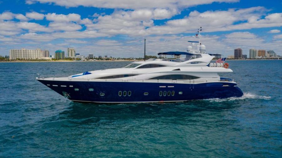 105' 2004 Sunseeker Yacht