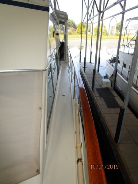 1987 Hatteras "43" Motor Yacht
