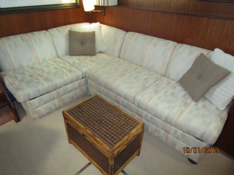 1987 Hatteras "43" Motor Yacht
