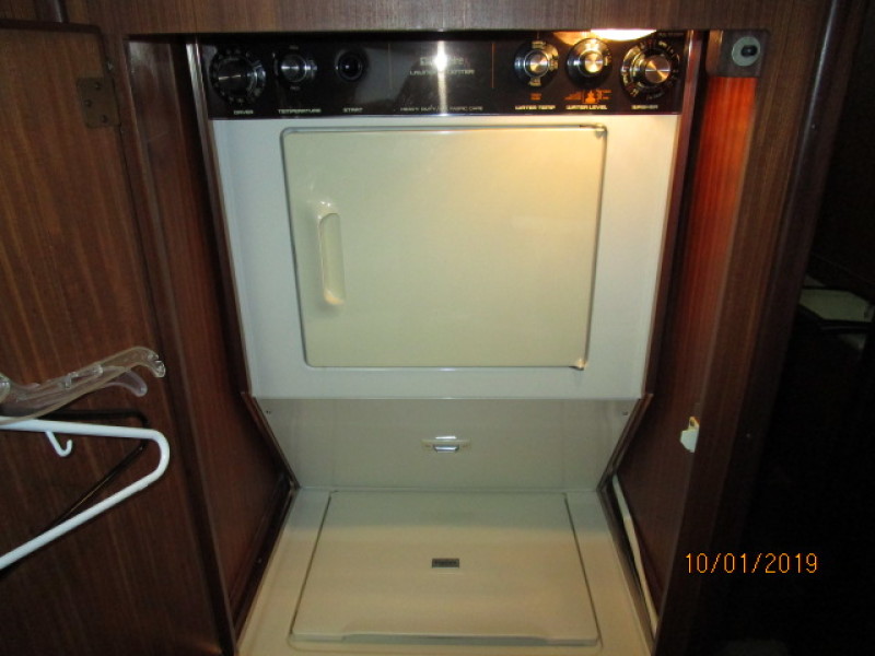 1987 Hatteras "43" Motor Yacht