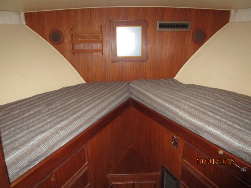 1987 Hatteras "43" Motor Yacht