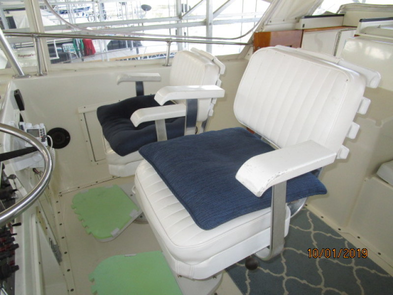 1987 Hatteras "43" Motor Yacht