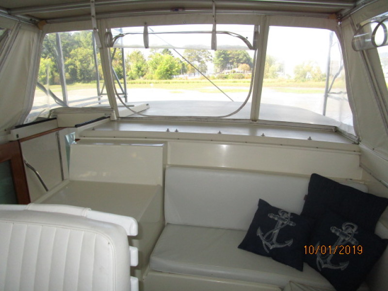 1987 Hatteras "43" Motor Yacht