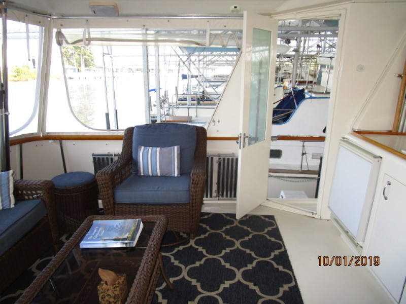 1987 Hatteras "43" Motor Yacht