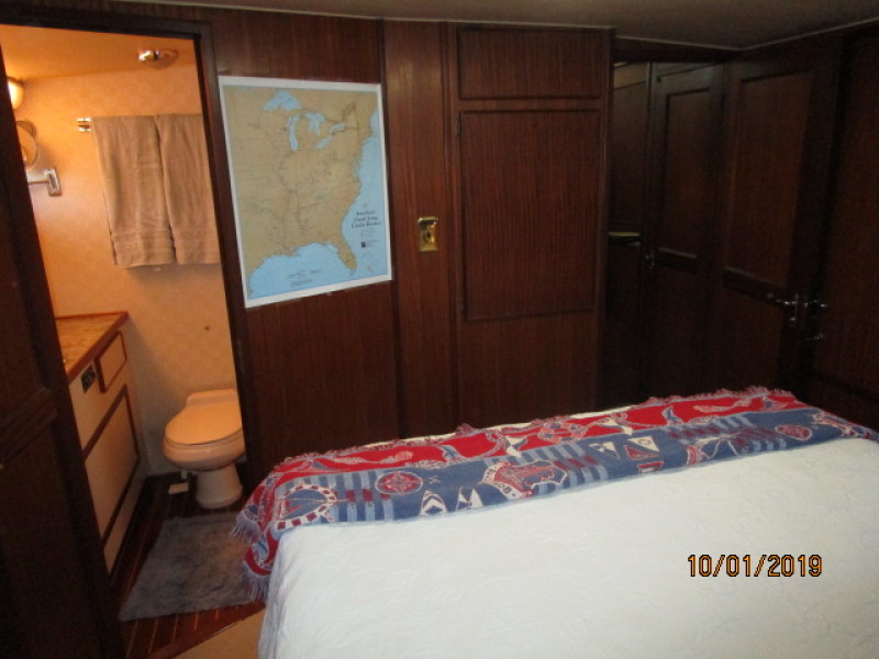 1987 Hatteras "43" Motor Yacht