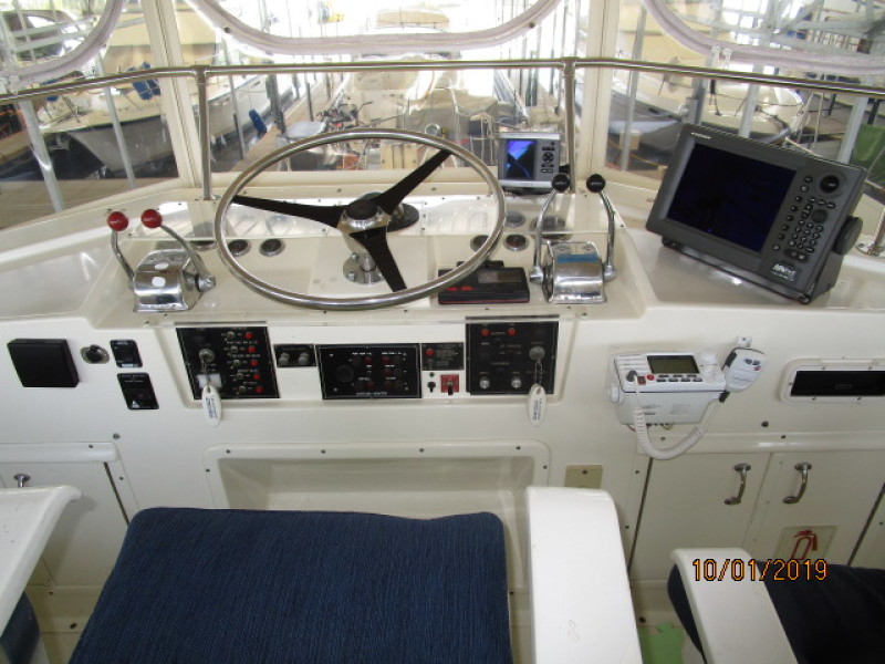 1987 Hatteras "43" Motor Yacht