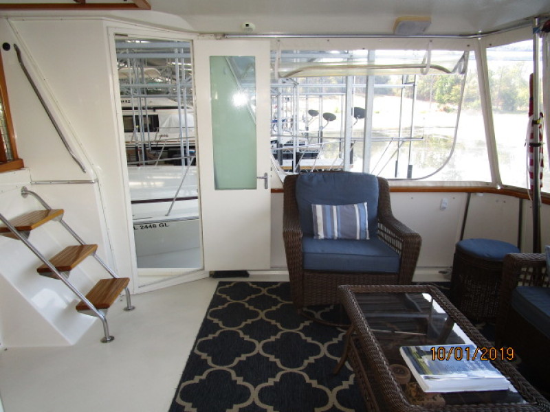 1987 Hatteras "43" Motor Yacht