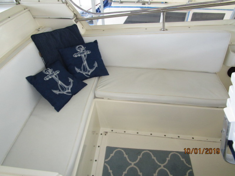 1987 Hatteras "43" Motor Yacht
