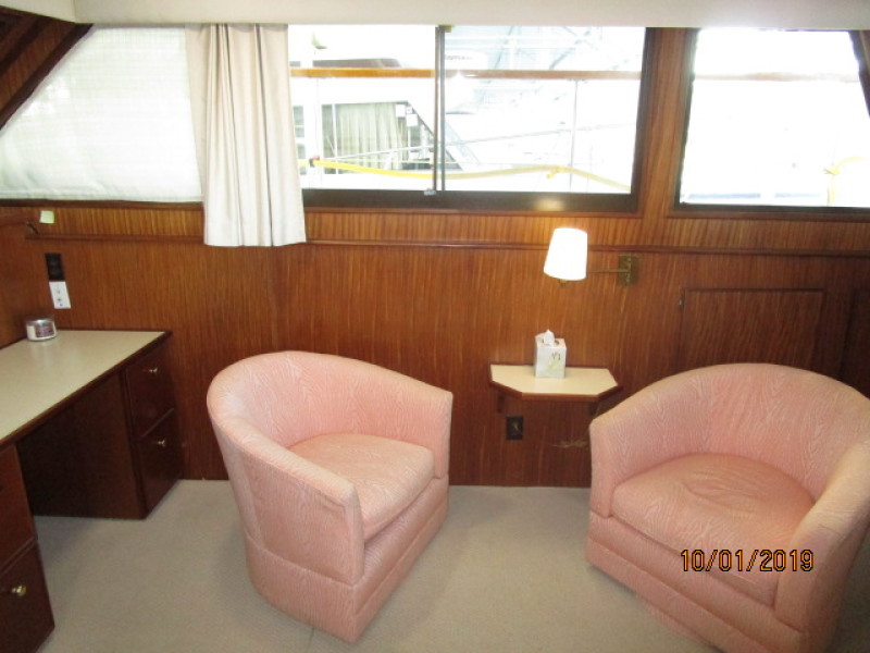 1987 Hatteras "43" Motor Yacht
