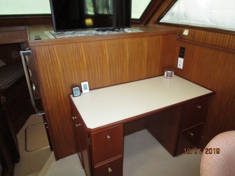 1987 Hatteras "43" Motor Yacht