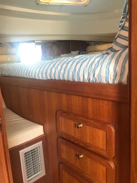 37' 2005 Stamas Express