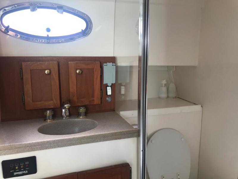 37' 2005 Stamas Express