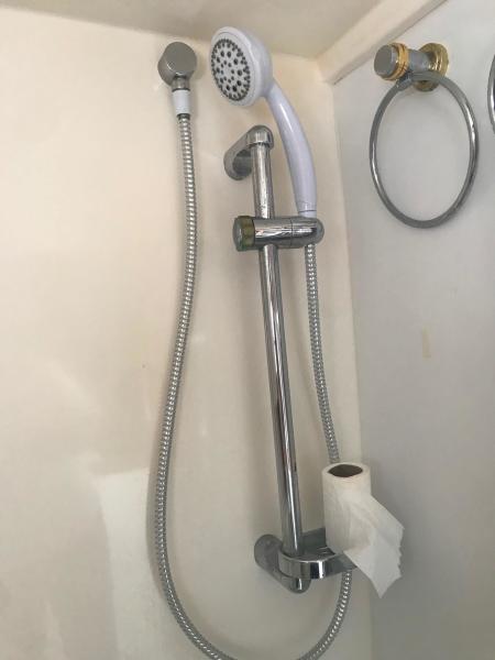 37' 2005 Stamas Express