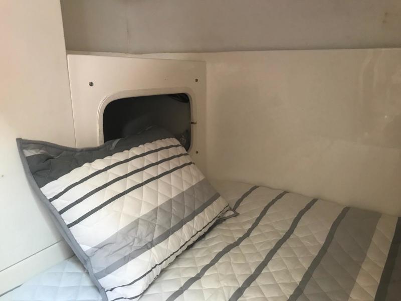 37' 2005 Stamas Express