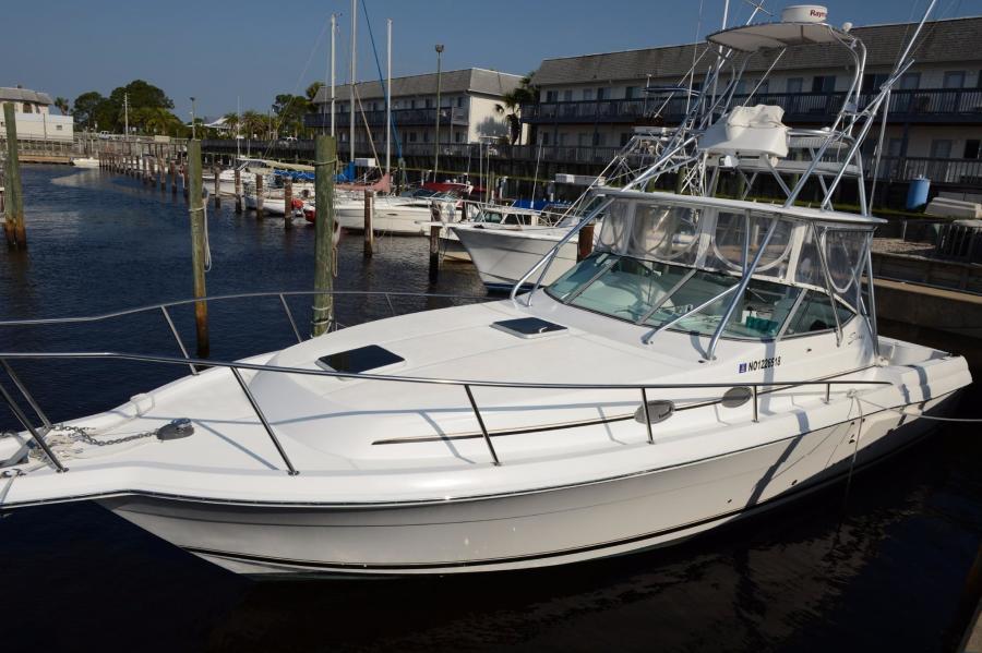 37' 2005 Stamas Express