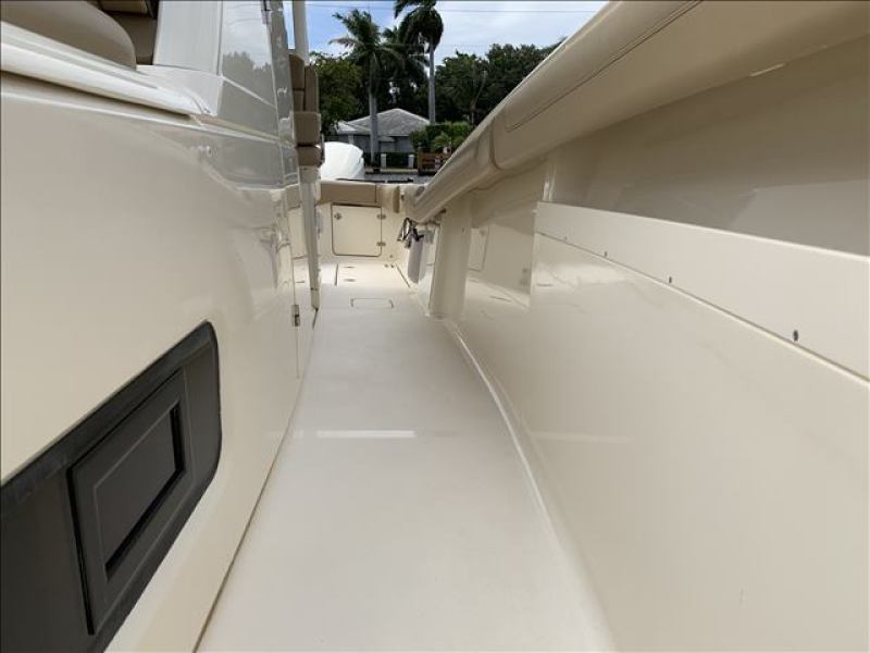 35' 2015 Scout 355 LXF