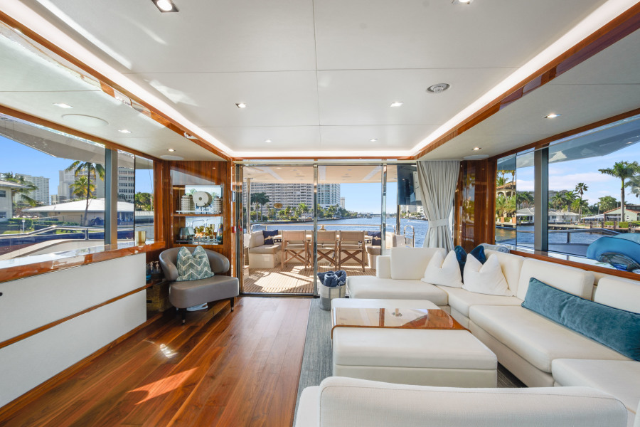 95' 2017 Sunseeker Yacht