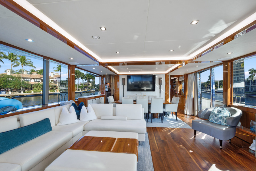 95' 2017 Sunseeker Yacht