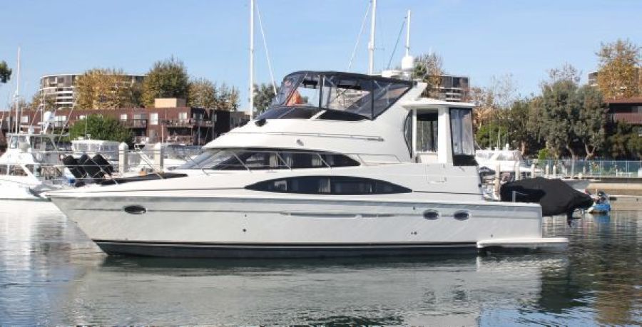 44' 2004 Carver Cockpit Motor Yacht