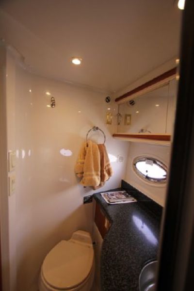 44' 2004 Carver Cockpit Motor Yacht