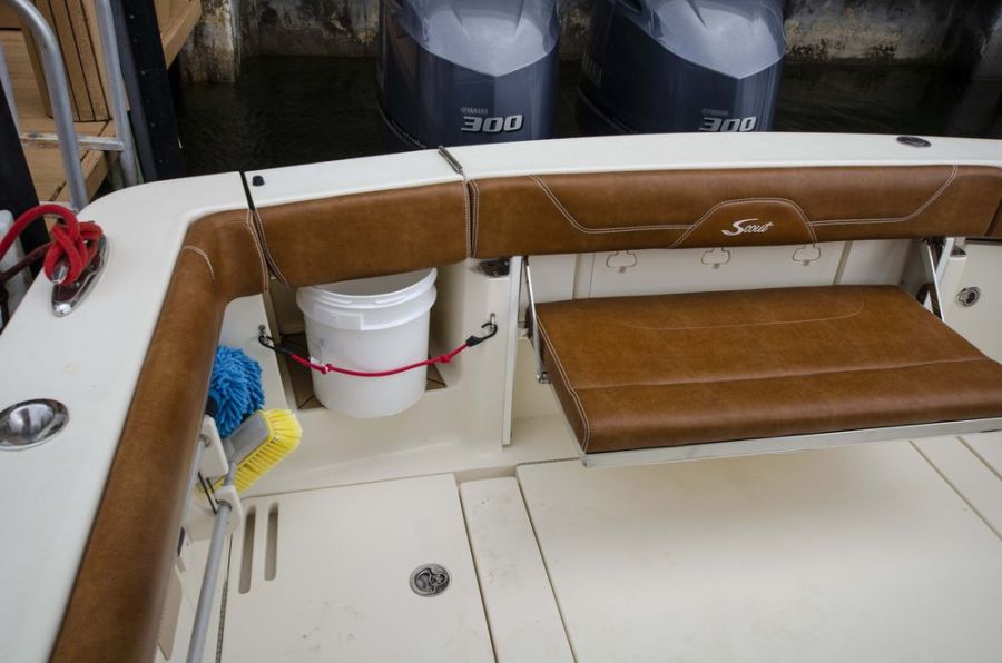 32' 2017 Scout 320 LXF