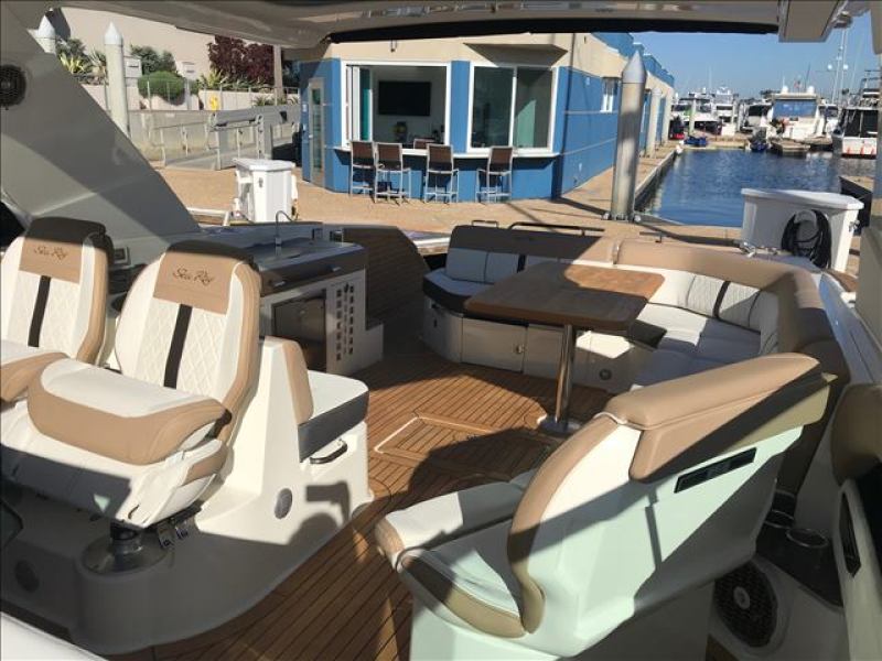 40' 2018 Sea Ray SLX