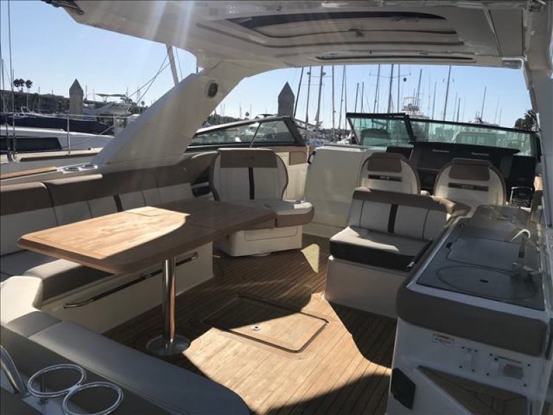 40' 2018 Sea Ray SLX