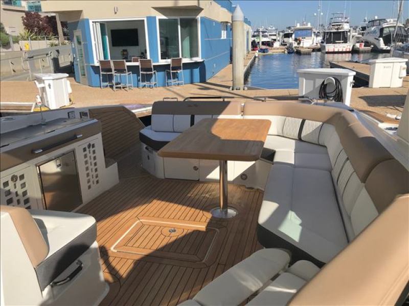 40' 2018 Sea Ray SLX