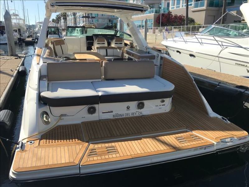 40' 2018 Sea Ray SLX
