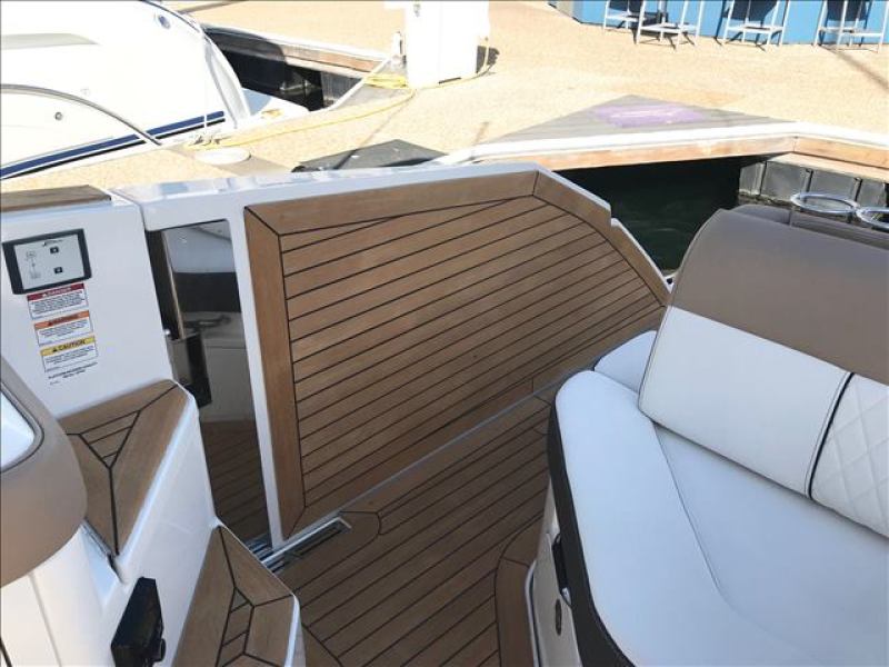 40' 2018 Sea Ray SLX