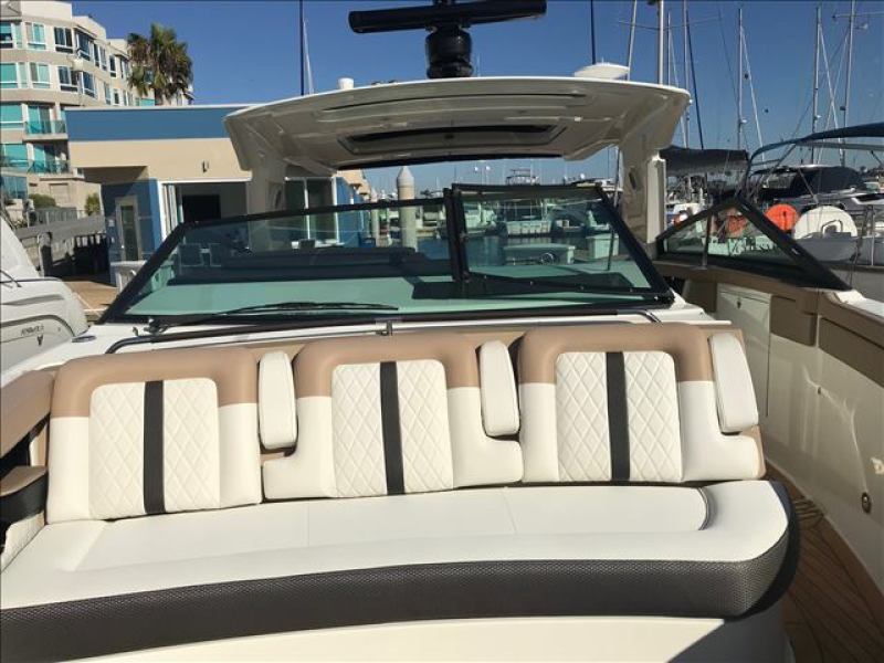 40' 2018 Sea Ray SLX