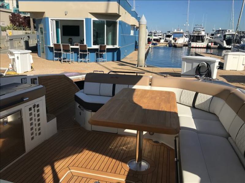 40' 2018 Sea Ray SLX