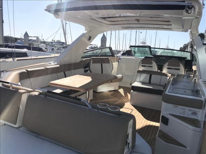 40' 2018 Sea Ray SLX