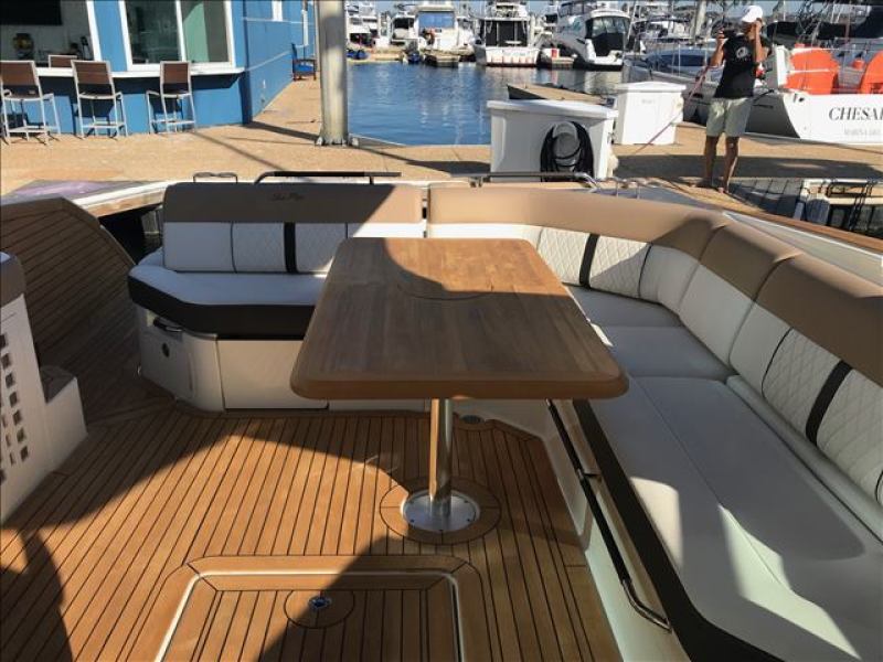 40' 2018 Sea Ray SLX