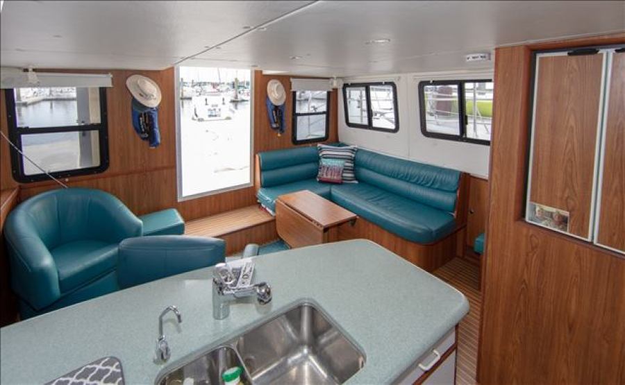 40' 2006 Endeavour Catamaran Cruiser