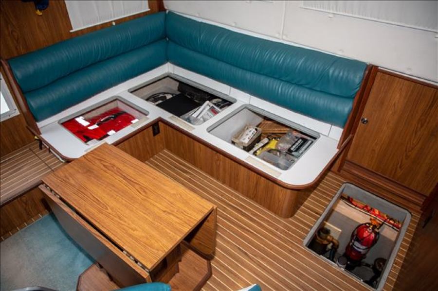 40' 2006 Endeavour Catamaran Cruiser