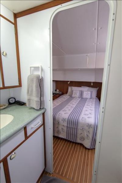 40' 2006 Endeavour Catamaran Cruiser