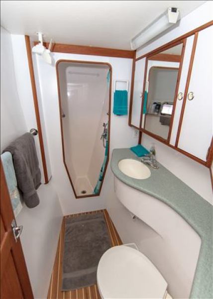 40' 2006 Endeavour Catamaran Cruiser