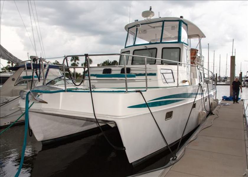 40' 2006 Endeavour Catamaran Cruiser