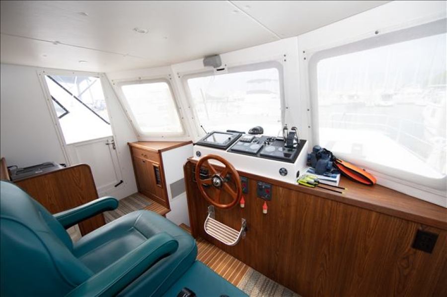 40' 2006 Endeavour Catamaran Cruiser