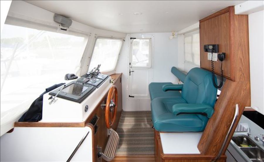 40' 2006 Endeavour Catamaran Cruiser