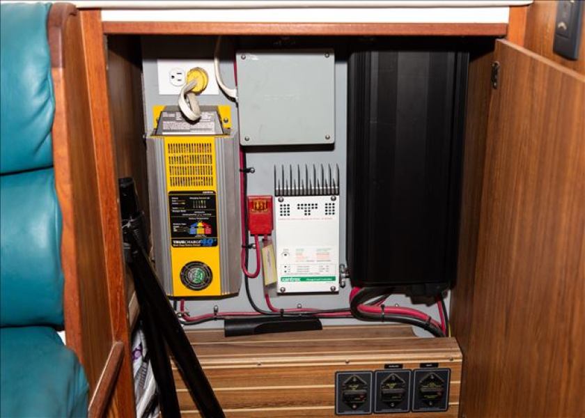 40' 2006 Endeavour Catamaran Cruiser