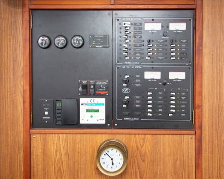 40' 2006 Endeavour Catamaran Cruiser