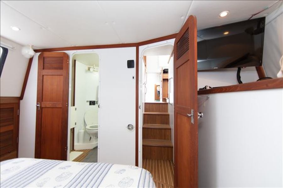 40' 2006 Endeavour Catamaran Cruiser